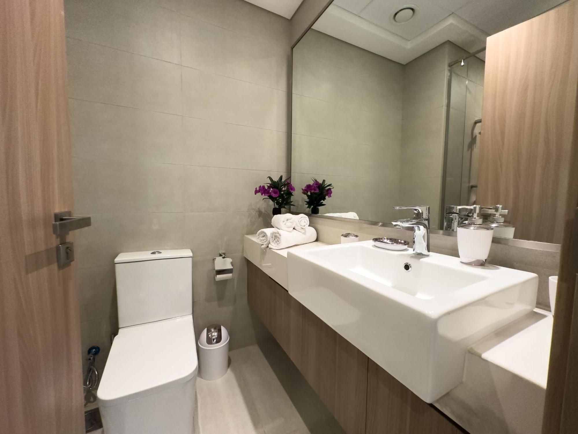 Furnished Azizi Riviera 3 Apartment Dubai
